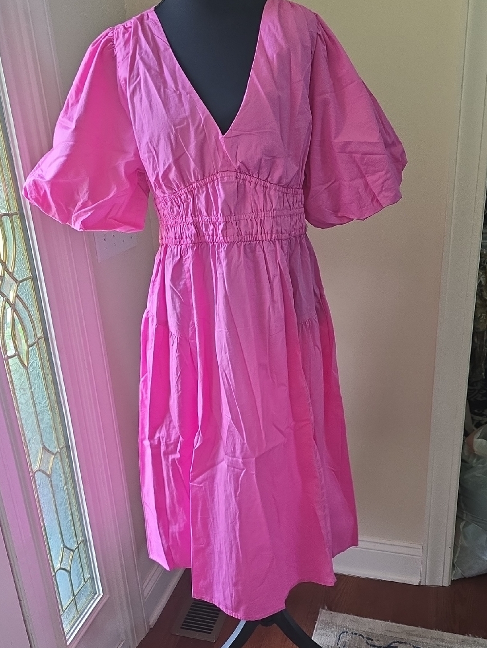 Old Navy Bright Pink Petite Dress with V-Neck Puff Sleeves